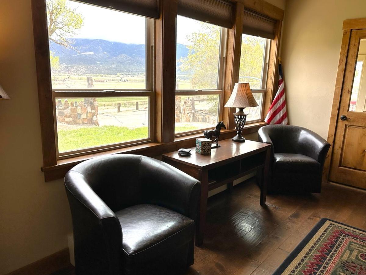 Private Retreat On Working Horse And Cattle Ranch Villa Salida Buitenkant foto